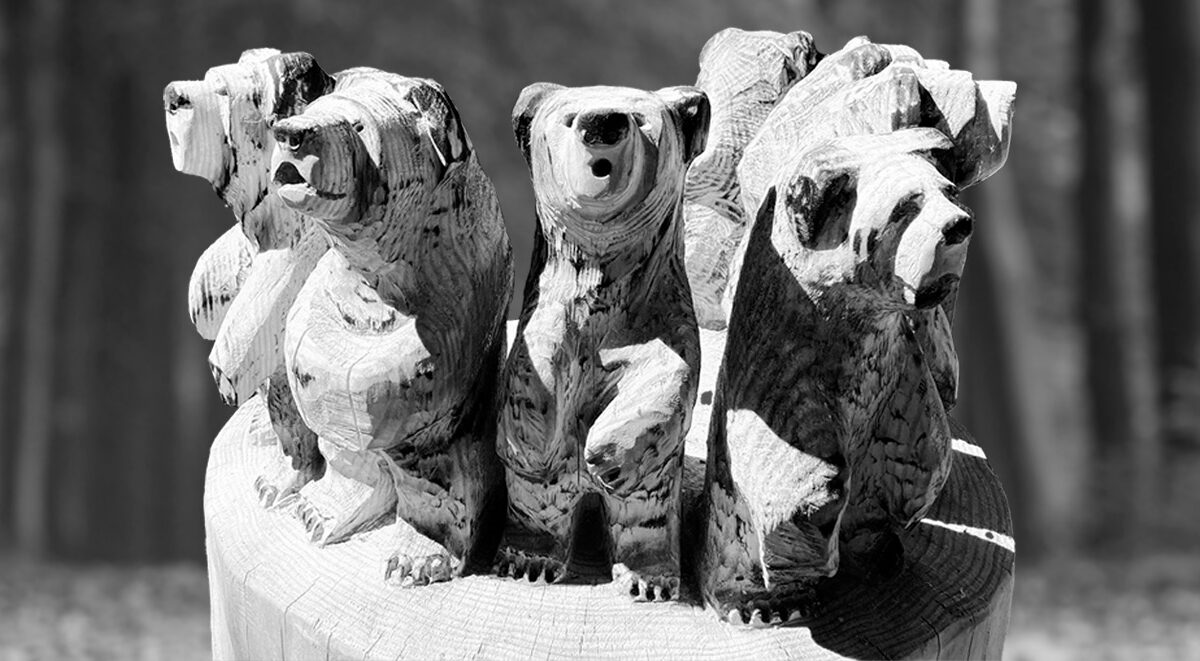 puuveistos_seitsemän_karhua